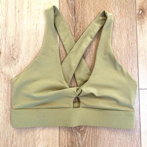 Fabletics Sports Bra Women’s Medium Olive Green Oasis Twist Front Crisscross